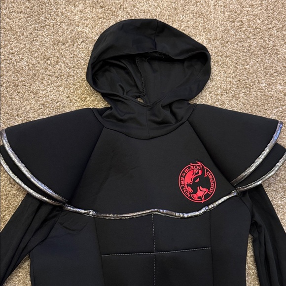 Black Ninja Costume with Red Emblem - Picture 3 of 5
